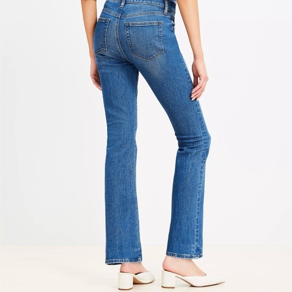 Loft 8 (29) Boot Cut Women’s Jeans Mid Rise Stretch 2023 Whiskering Veining - Picture 2 of 12